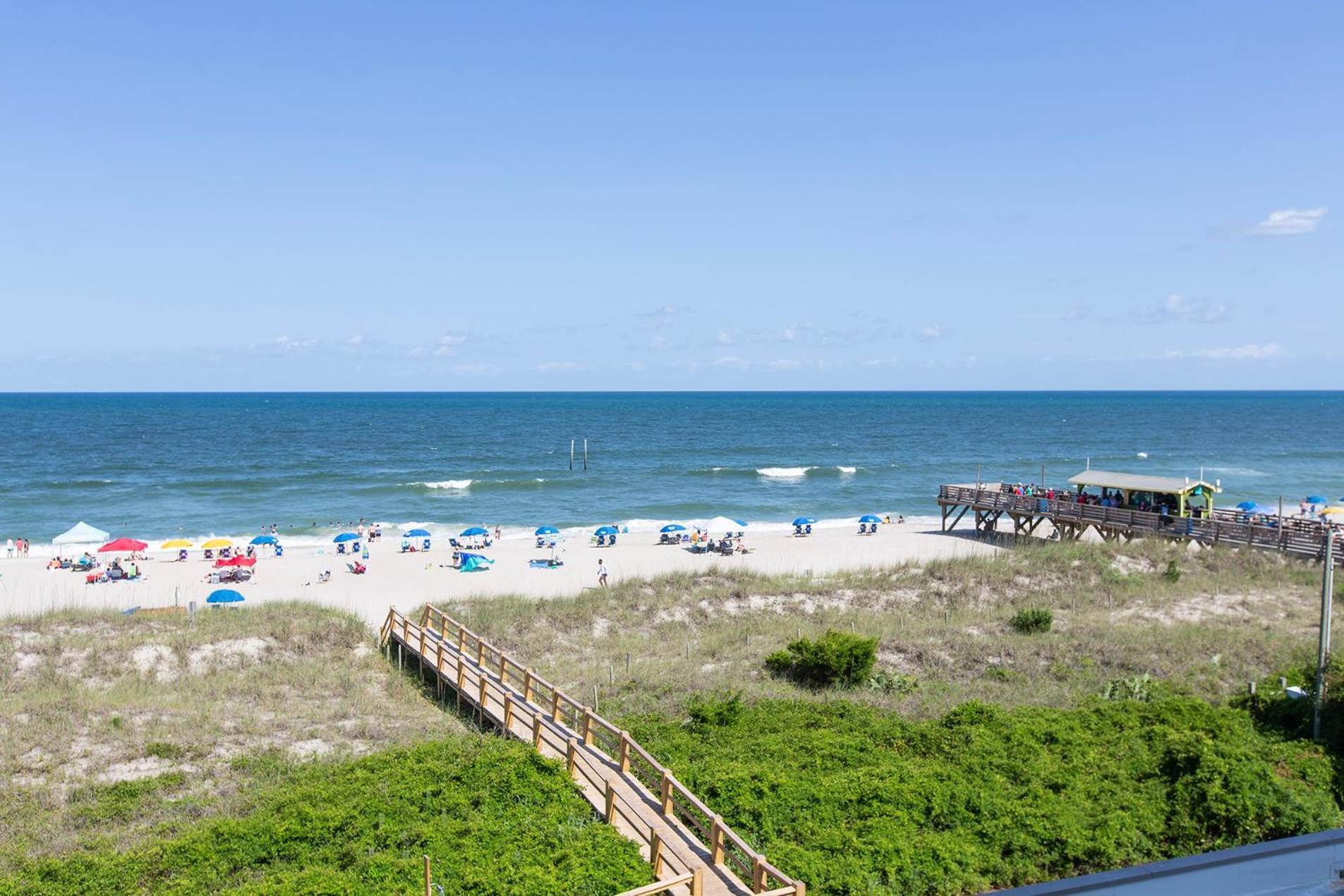 Golden Sands Oceanfront Hotel Carolina Beach Exterior photo