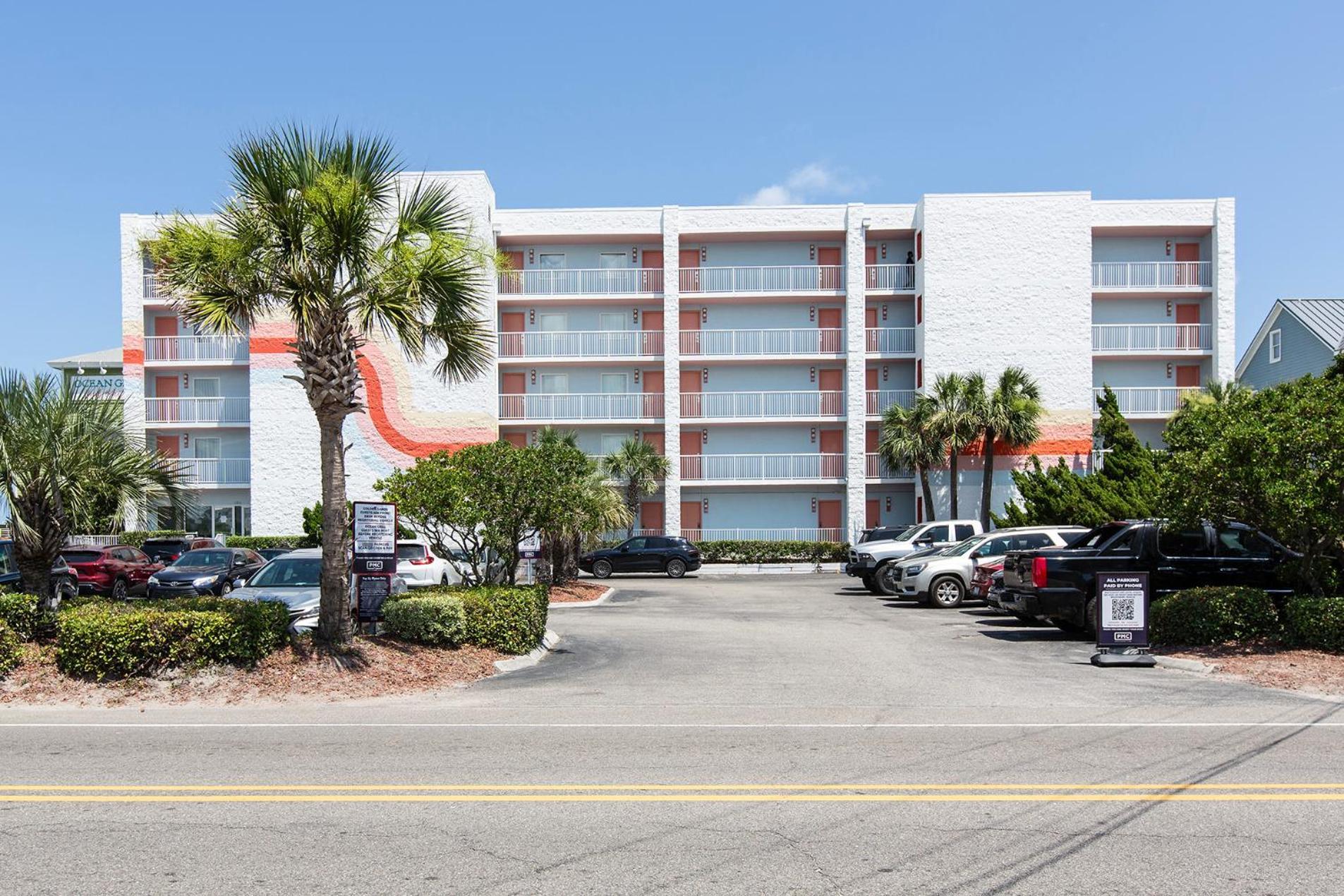 Golden Sands Oceanfront Hotel Carolina Beach Exterior photo