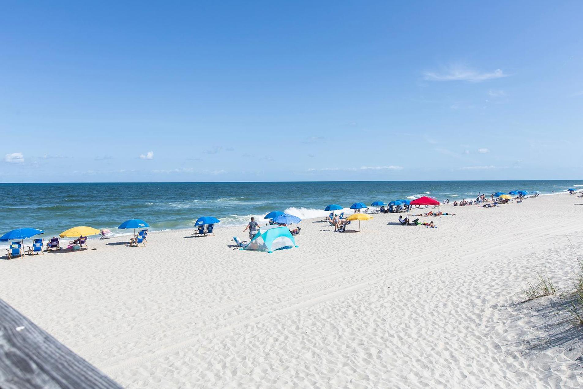 Golden Sands Oceanfront Hotel Carolina Beach Exterior photo